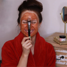 Mark Pink clay face mask with vitamin C wrinkle and pigment spot reduction 30 g past expiration date 5/25