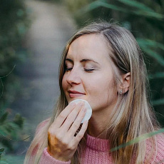 Alma Dvoufázová odličovací a čistící emulze Růžové pohlazení Alma Dvoufázová odličovací a čistící emulze Růžové pohlazení